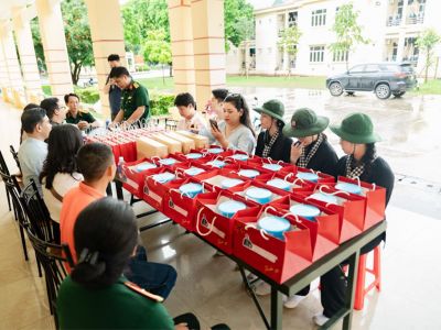 Anna Yến Phượng và những nghĩa cử thầm lặng trong mùa Quốc khánh 80 năm