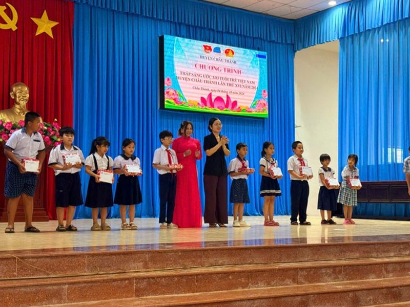 dai-phuoc-thanh-vi-cong-dong-02.jpg dai-phuoc-thanh-vi-cong-dong-02.jpg