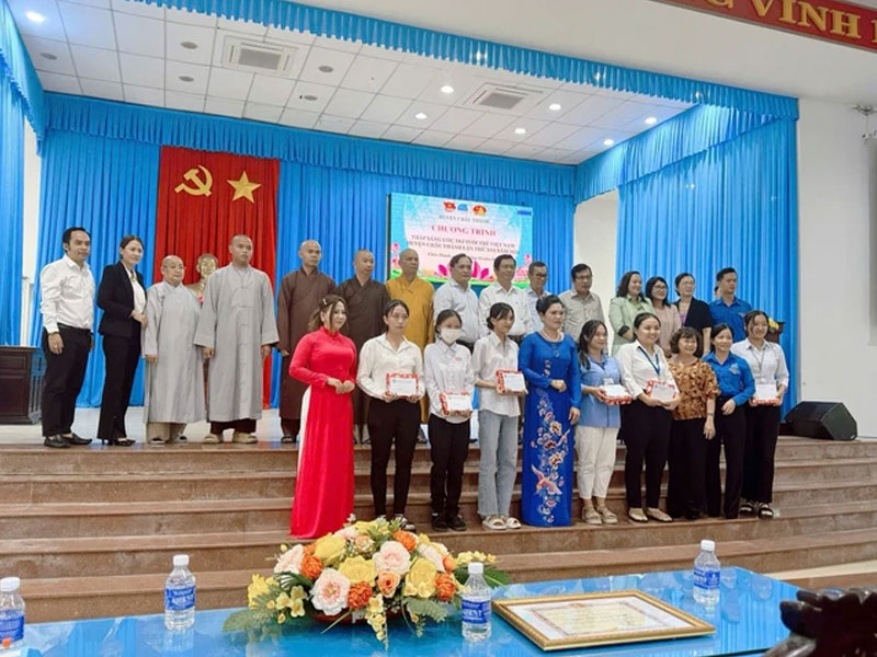 dai-phuoc-thanh-vi-cong-dong-03.jpg dai-phuoc-thanh-vi-cong-dong-03.jpg